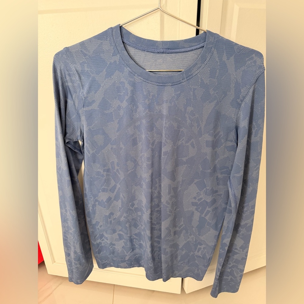 Lululemon relaxed fit swiftly